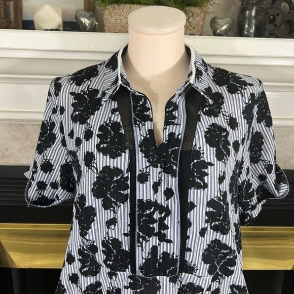 1 By O’2nd Stripes and Flowers Shirt/dress with fish net elements - Picture 2 of 14